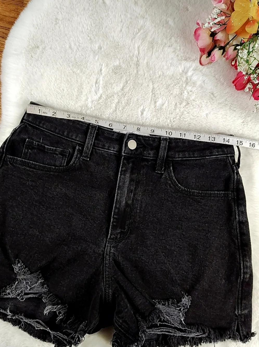 Hollister Curvy Ultra High Rise Mom Shorts 3" Distressed Summer Shorts Sz 11 /10 - Picture 5 of 8